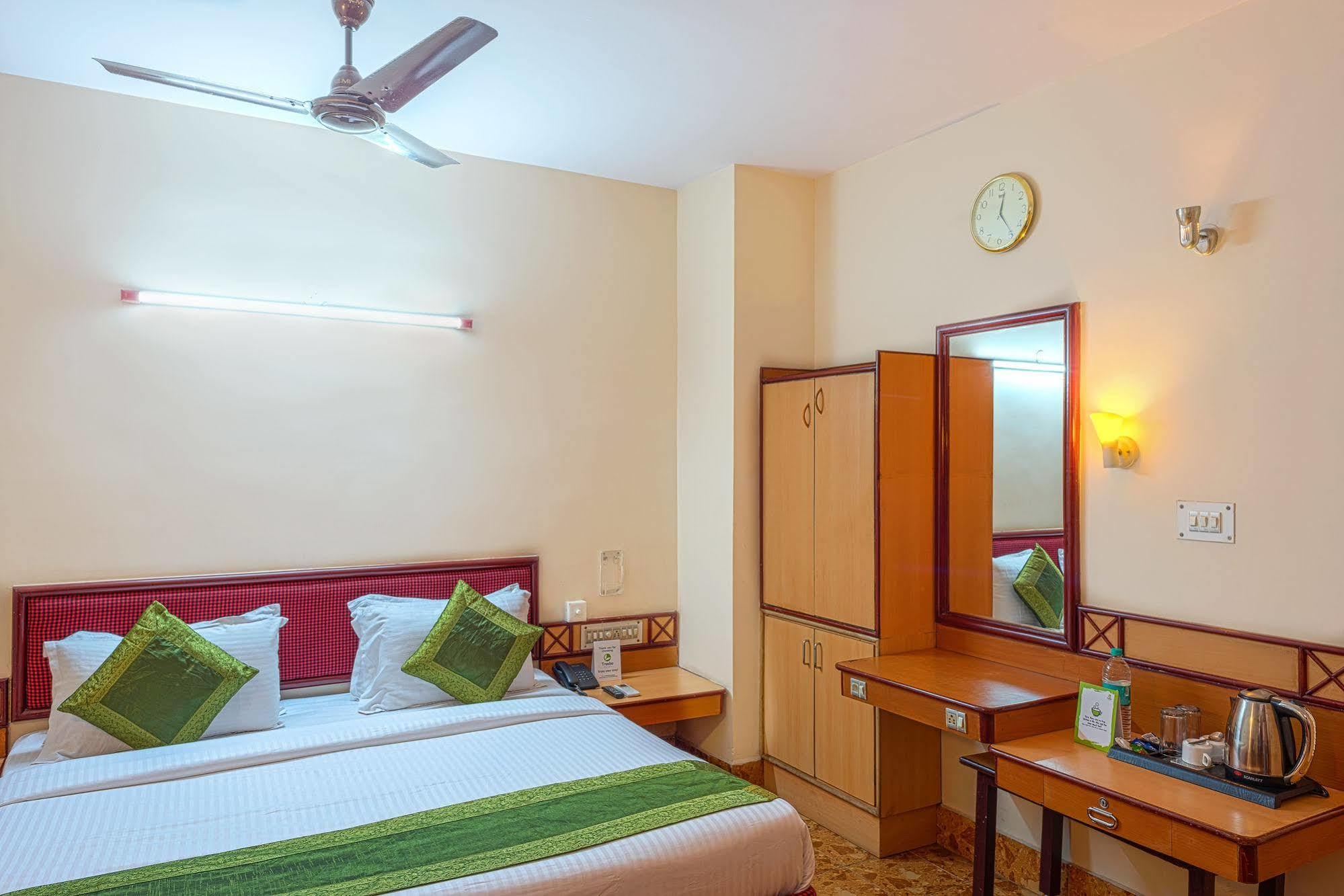 Hotel Saaket Residency Višákhapatnam Exteriér fotografie